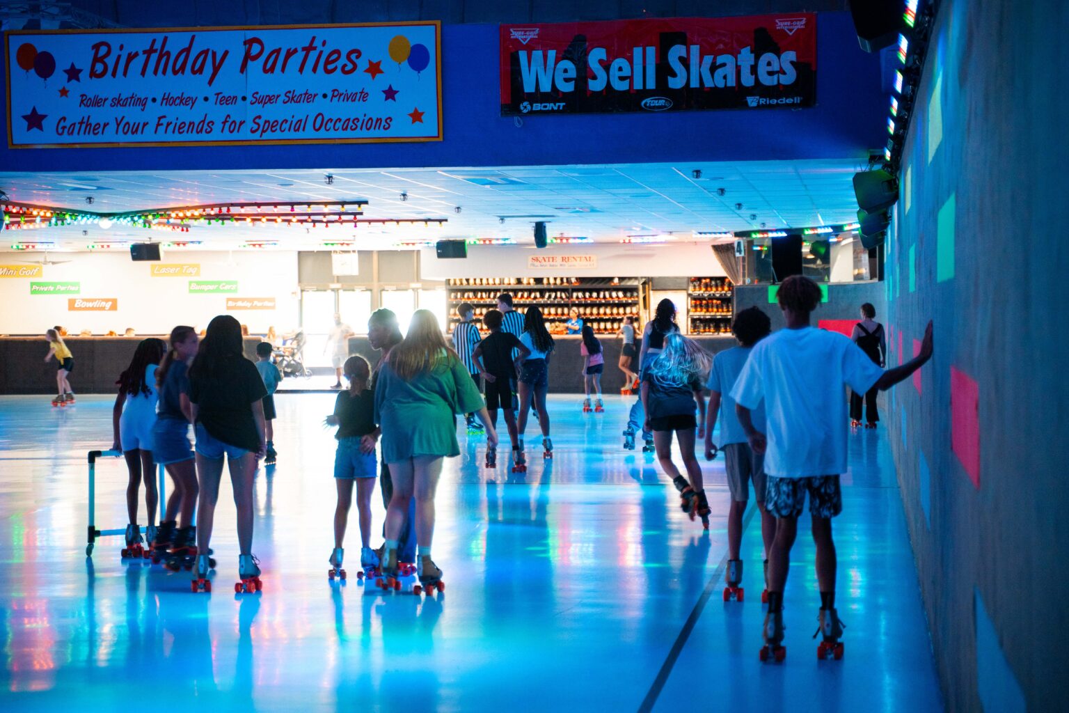 Rollerblades Rinks Roller Skating & Roller Blading | Roller Rink Batavia | Funway